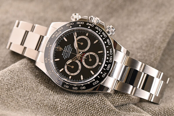 ブラックが際立つ新世代デイトナ　Ref.126500LN