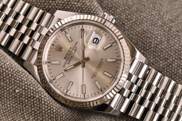 最も定番　Ref.126234