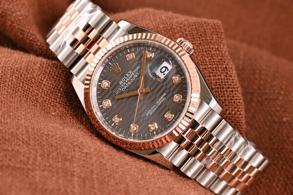 入手困難　Ref.126231G スレートフルーテッドモチーフ