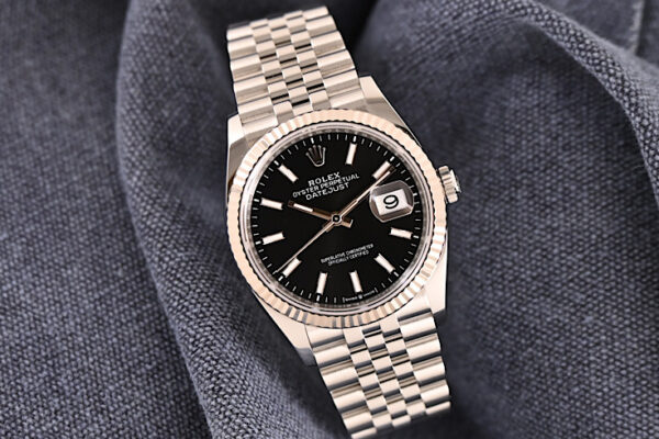 間違いのないブライトブラックダイヤル　Ref.126234