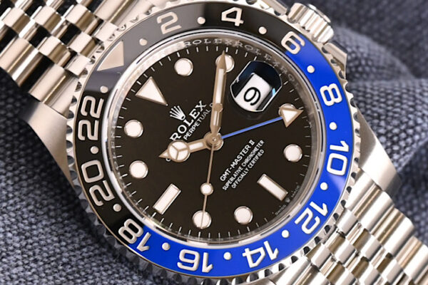 静かに主張する青黒　Ref.126710BLNR