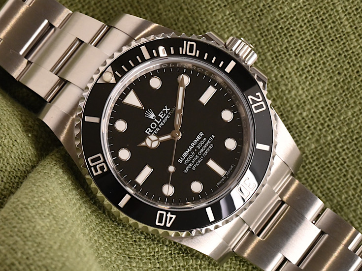 黒文字盤の潔さが際立つ1本　Ref.114060