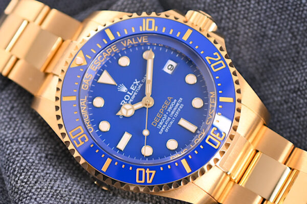 最重厚感の金無垢　Ref.136668LB