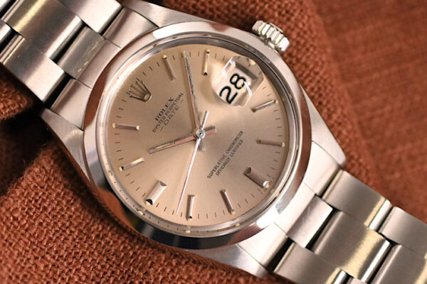 ダイヤルの雰囲気は唯一無二　Ref.1500