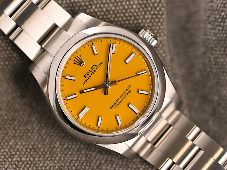 明るいイエロー　Ref.277200