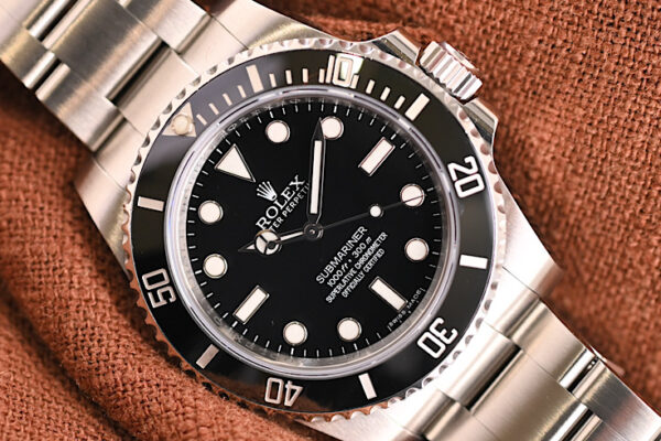 左右対称が美しい　Ref.114060