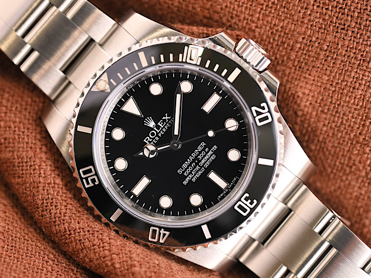 左右対称が美しい　Ref.114060